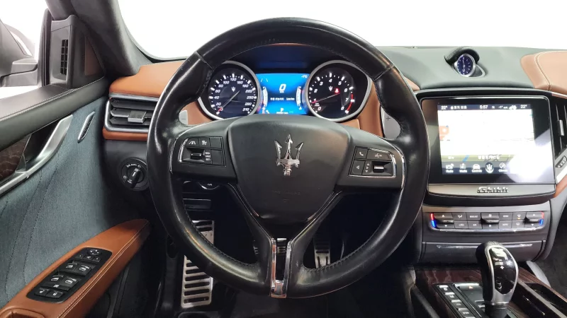 Maserati GHIBLI