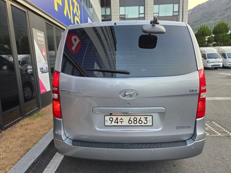 Hyundai Starex