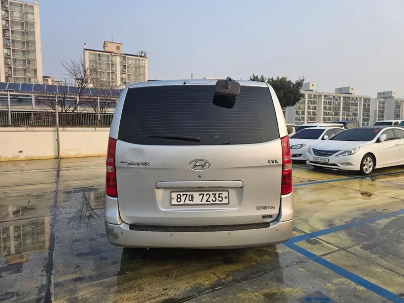Hyundai Starex
