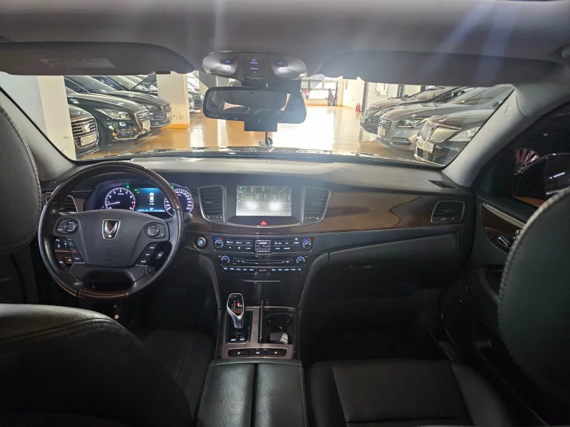 Hyundai Equus