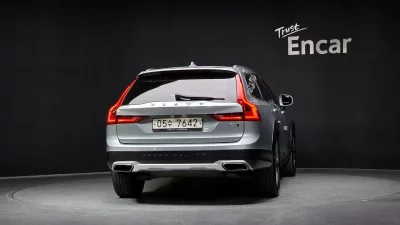 Volvo V90