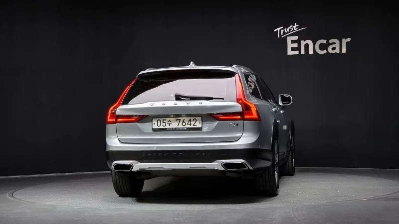 Volvo V90