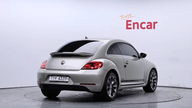 Volkswagen BEETLE