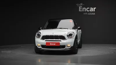 MINI Paceman