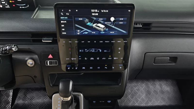 Hyundai Staria