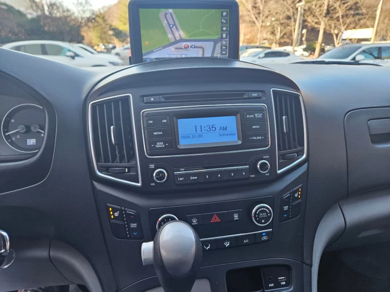 Hyundai Grand Starex