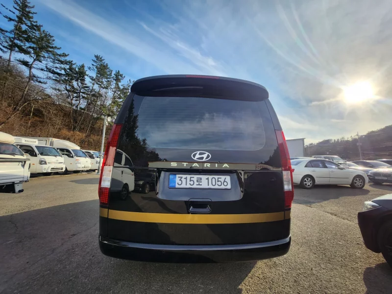 Hyundai Staria