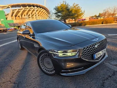 Genesis G90