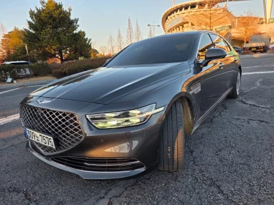 Genesis G90