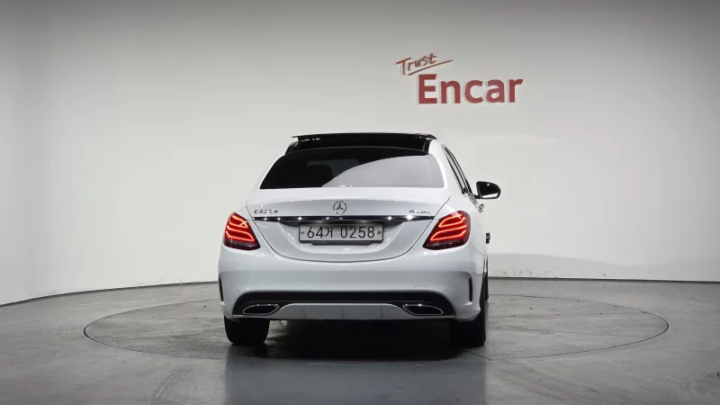 Mercedes-Benz C-Class