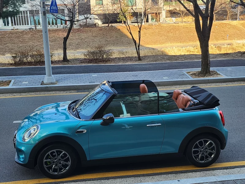 MINI Cooper Convertible