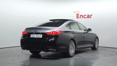 Hyundai Genesis