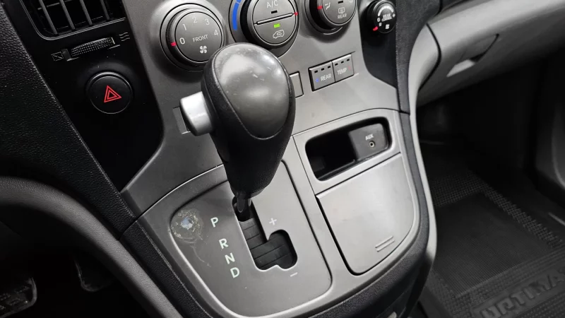 Hyundai Grand Starex