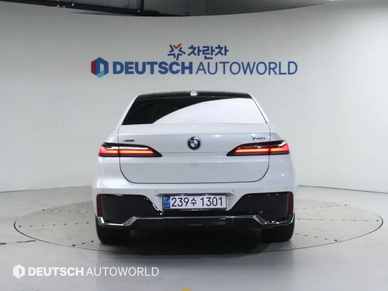 BMW 7-Series
