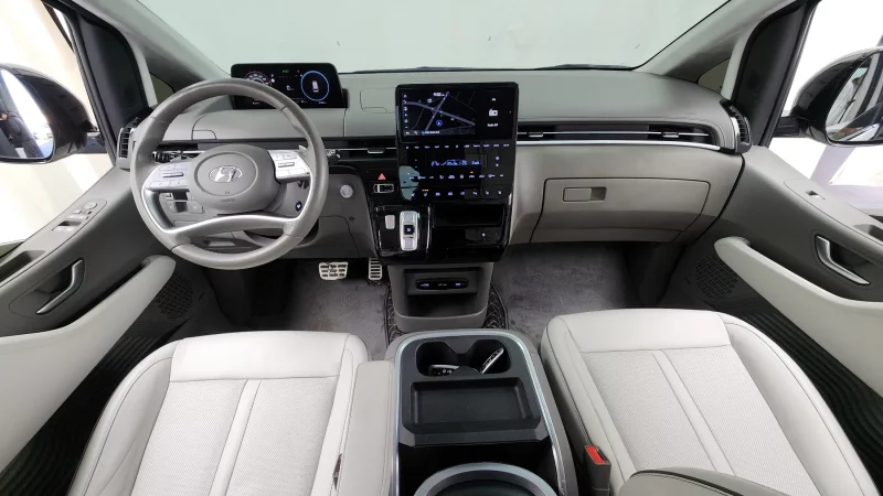 Hyundai Staria