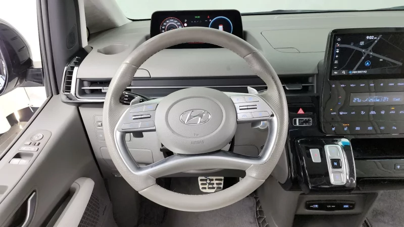 Hyundai Staria