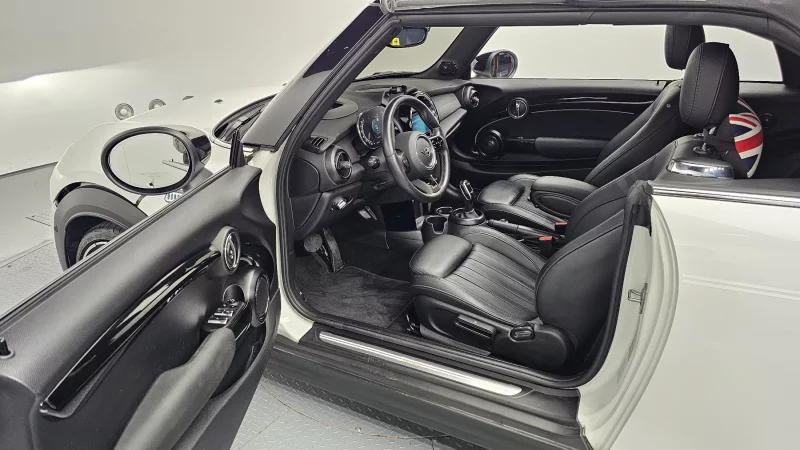 MINI Cooper Convertible