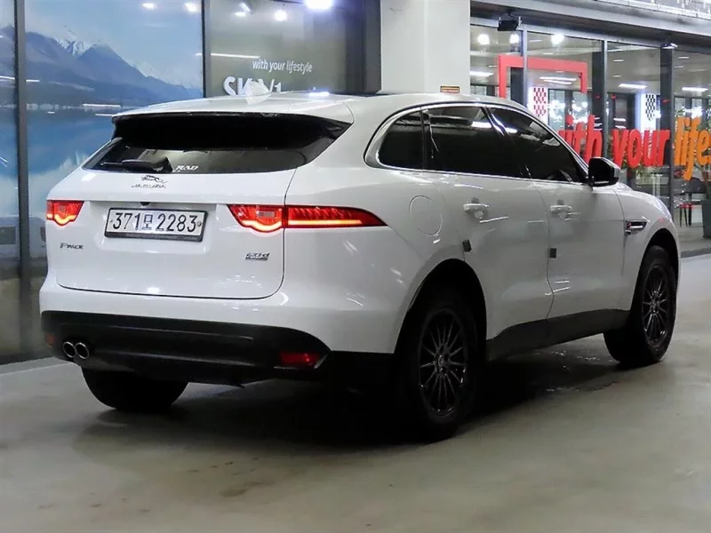 Jaguar F-PACE
