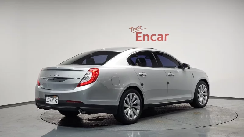 Lincoln MKS