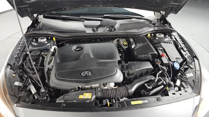 Infiniti Q30