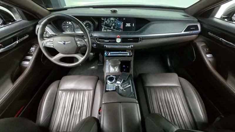 Genesis G90