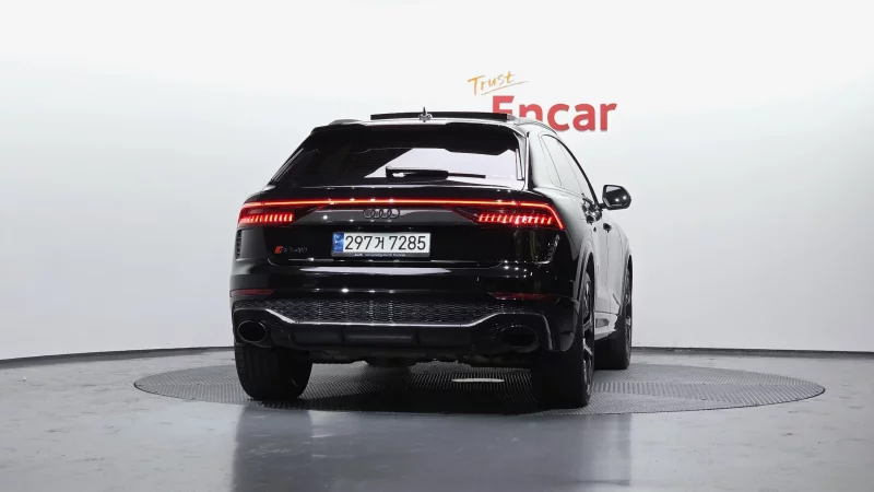 Audi RSQ8