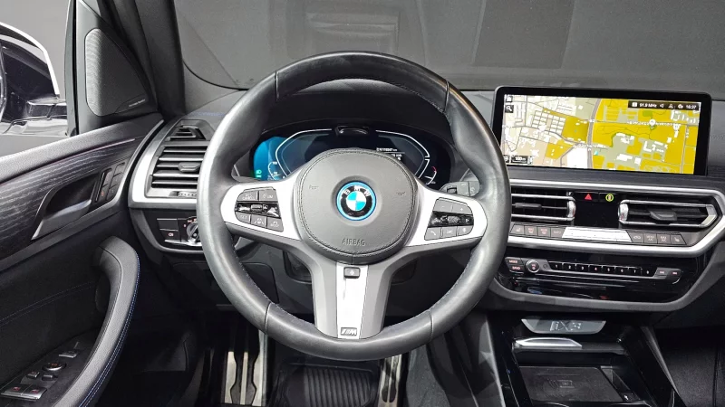 BMW iX3