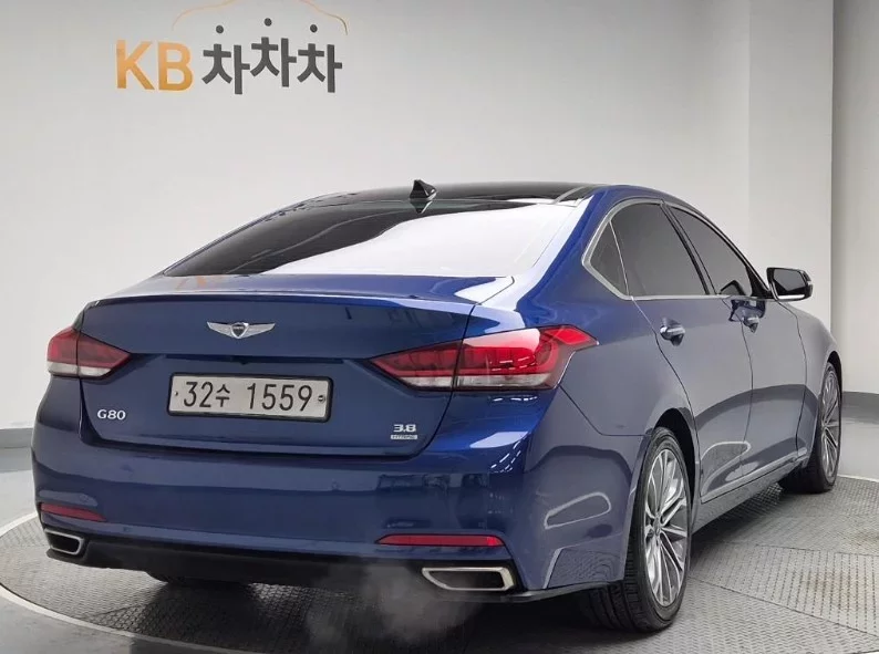 Hyundai Genesis