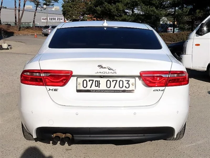Jaguar XE