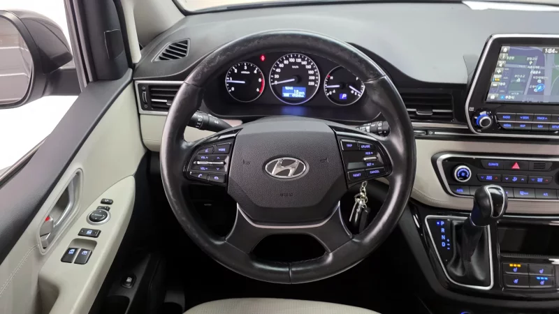 Hyundai Grand Starex