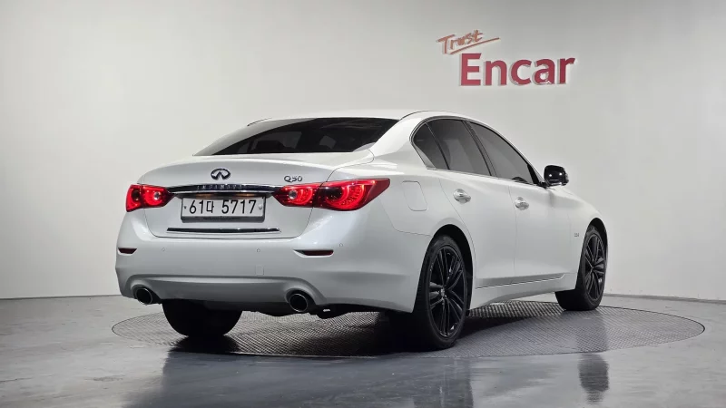 Infiniti Q50