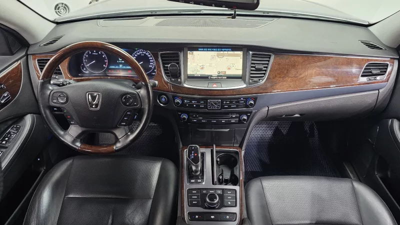 Hyundai Equus