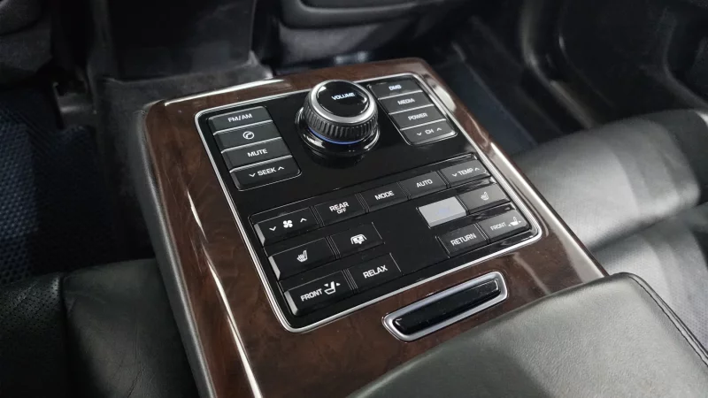 Hyundai Equus