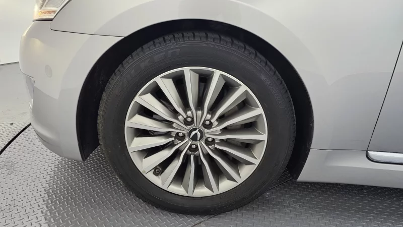 Hyundai Equus