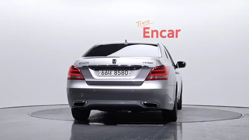 Hyundai Equus