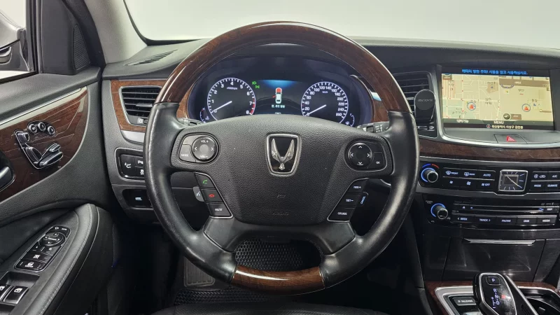 Hyundai Equus