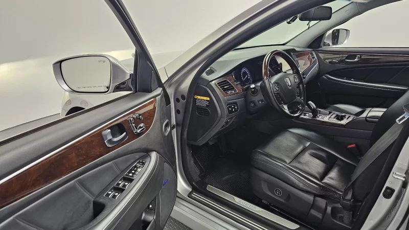 Hyundai Equus