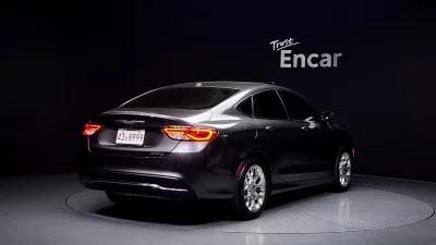 Chrysler 200