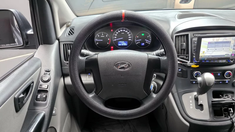 Hyundai Starex