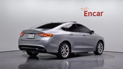 Chrysler 200