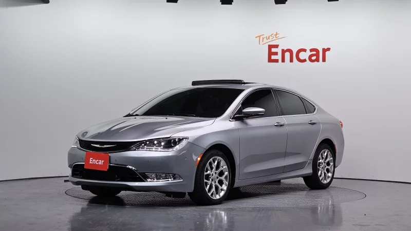 Chrysler 200