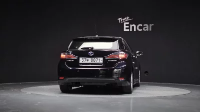 Lexus CT200h