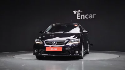 Lexus CT200h