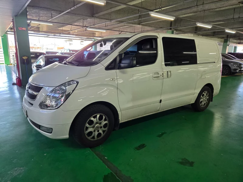 Hyundai Starex
