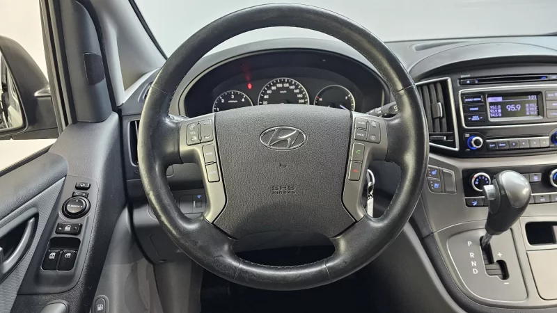 Hyundai Starex