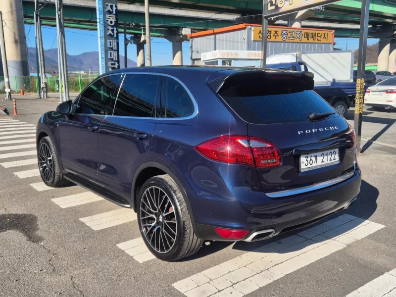 Porsche CAYENNE