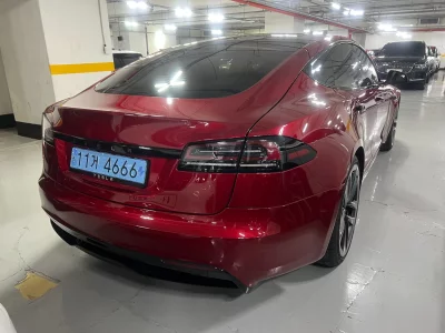 Tesla MODEL S