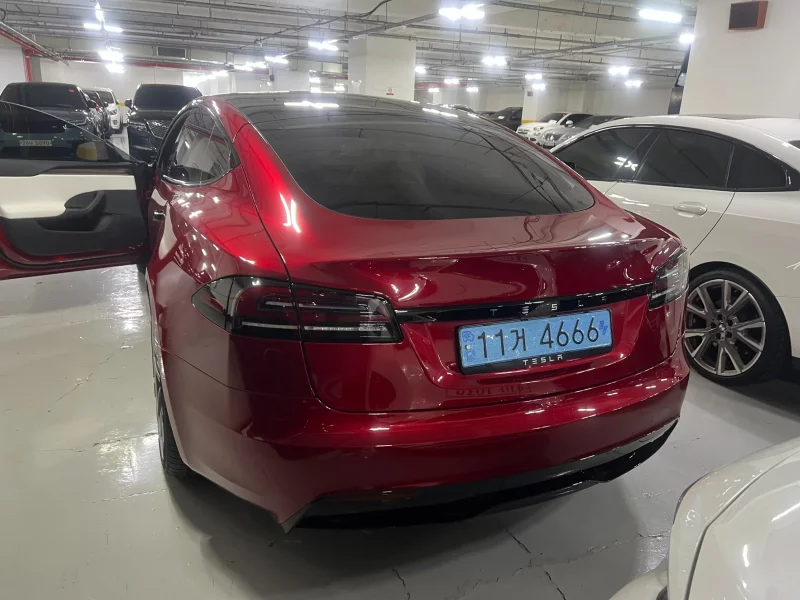 Tesla MODEL S