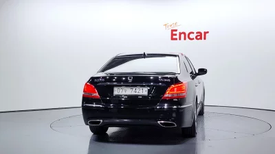Hyundai Equus