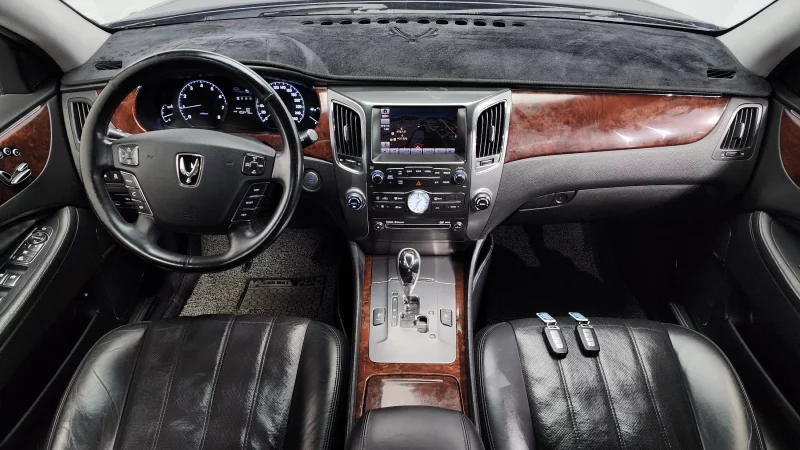 Hyundai Equus